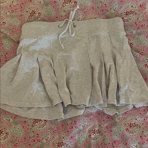 Brandy Melville light gray pleated skort